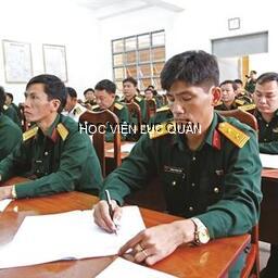 Học viên Học viện Lục quân học tập và làm theo phong cách giao tiếp Hồ Chí Minh