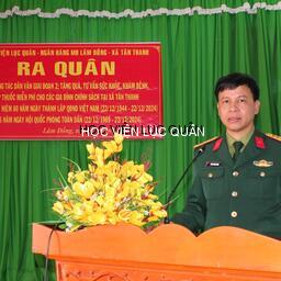 Học viện Lục quân làm công tác dân vận tại xã Tân Thanh