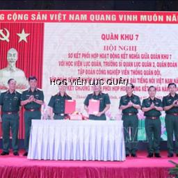 Học viện Lục quân tăng cường củng cố quan hệ kết nghĩa với Quân khu 7