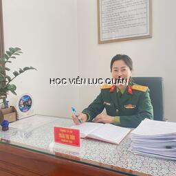Chủ tịch hội phụ nữ cơ sở tiêu biểu ở Học viện Lục quân