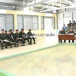Lãnh đạo xây dựng Học viện Lục quân thông minh, hiện đại