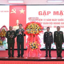 Gặp mặt kỷ niệm 72 năm Ngày Quốc khánh và thành lập Quân đội Hoàng gia Campuchia