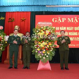 Gặp mặt kỷ niệm 69 năm Ngày Quốc khánh và thành lập Quân đội Hoàng gia Campuchia