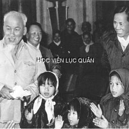 “Vì lợi ích mười năm thì phải trồng cây, vì lợi ích trăm năm thì phải trồng người”