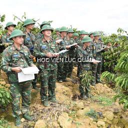 Cách mạng Tháng Mười Nga và bài học về xây dựng quân đội kiểu mới - vận dụng trong công tác giáo dục, đào tạo ở Học viện Lục quân hiện nay