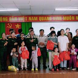 “Một chiếc áo – Vạn tấm lòng” – Từ chuyến đi trao quà tại Trung tâm Bảo trợ xã hội Lâm Đồng đến mô hình lan tỏa yêu thương của Hội Phụ nữ Phòng Khoa học quân sự - Ban Tài chính