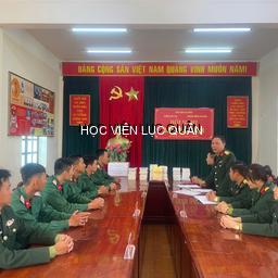 Phòng Thông tin khoa học quân sự - Học viện Lục quân cấp sách cho các đơn vị trong Học viện nhân dịp Ngày sách và Văn hóa đọc Việt Nam lần thứ tư năm 2025